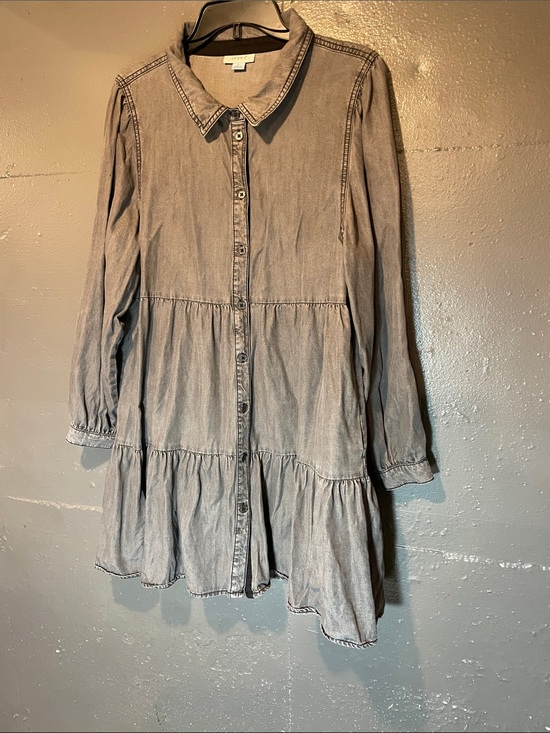 Serra Dresses & Skirts - Serra Lightweight Gray Button-Front Dress